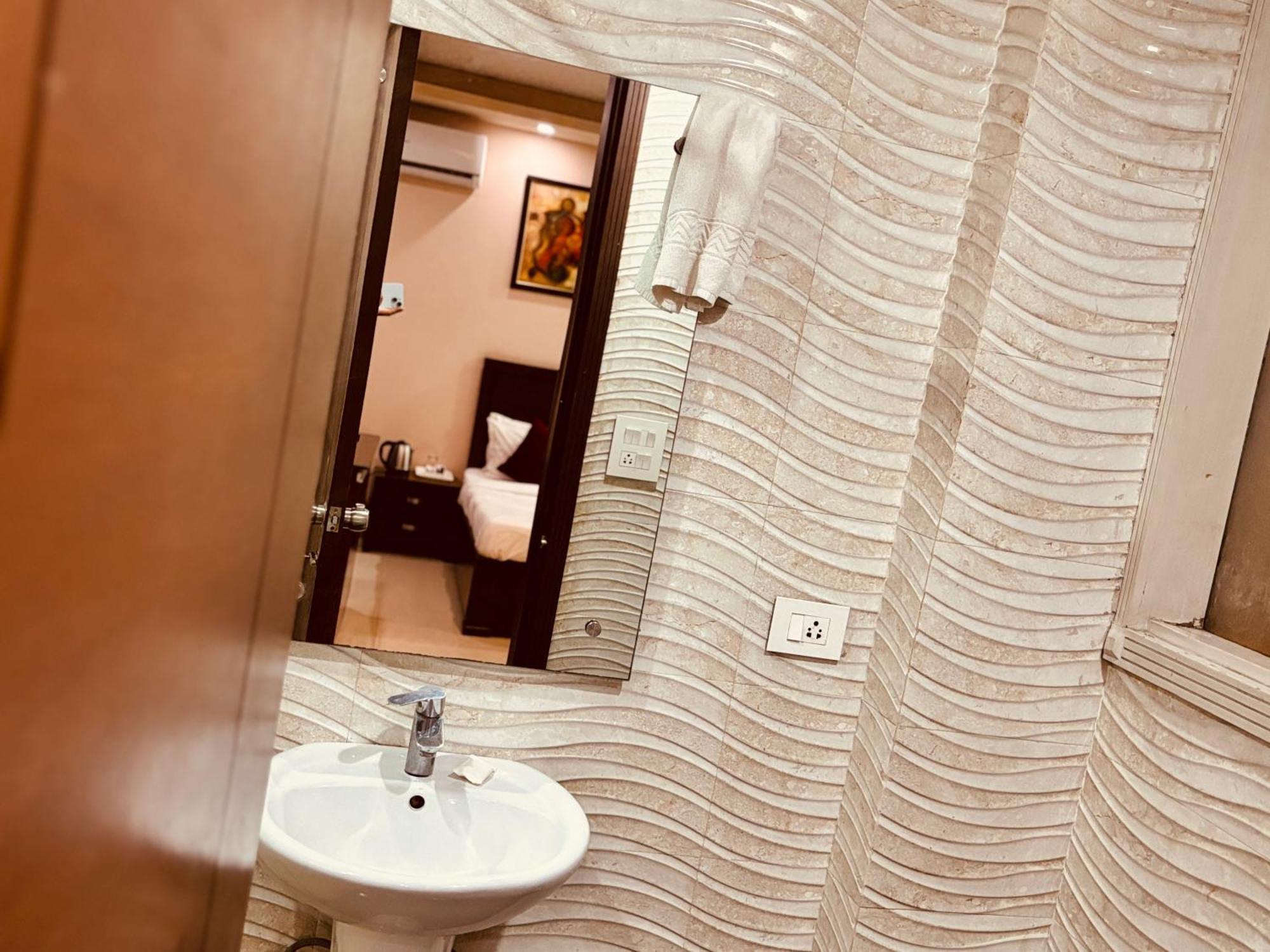 Hotel Hc Grand Nowe Delhi Zewnętrze zdjęcie