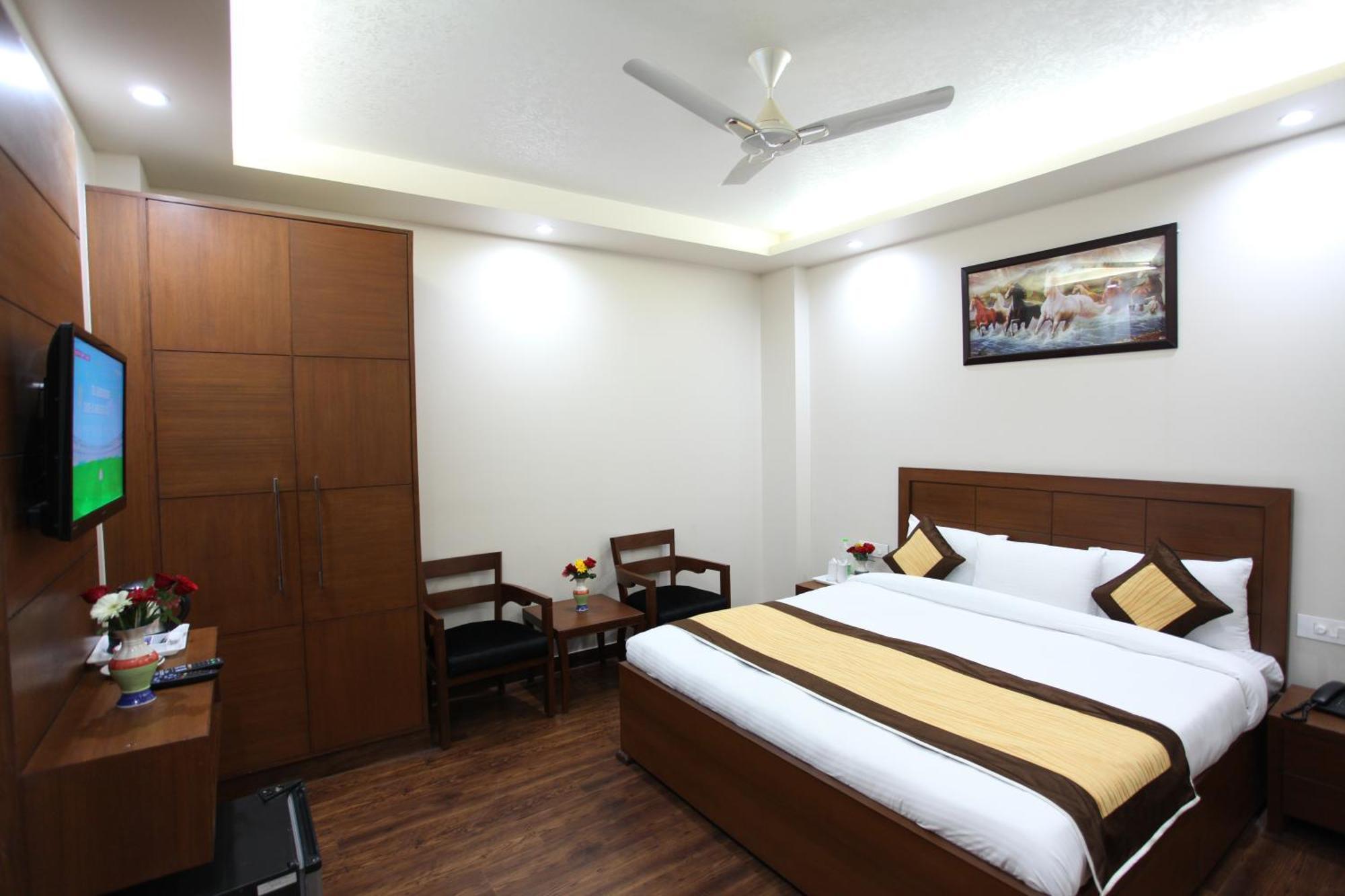 Hotel Hc Grand Nowe Delhi Zewnętrze zdjęcie